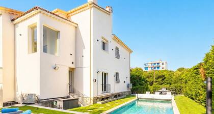UrbanFlat 228 - Villa d'Exception avec Piscine Privée • Plages à Pied Juan les Pins