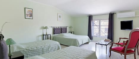 WiFi, bed sheets