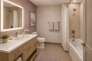 Standardzimmer | Badezimmer | Haartrockner, Handtücher, Seife, Shampoo
