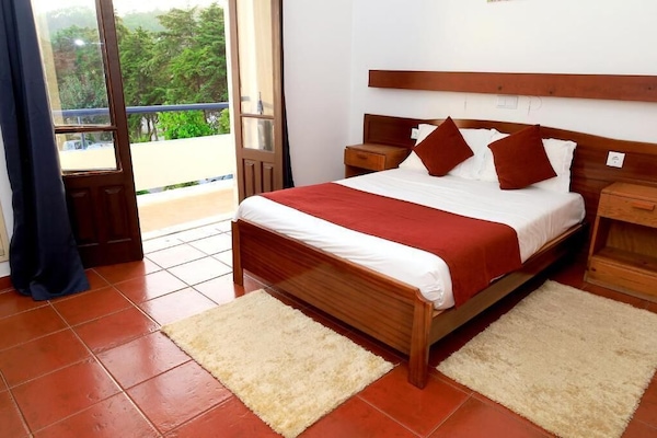 Deluxe Double Room, Balcony, Garden View | Soundproofing, WiFi (free)