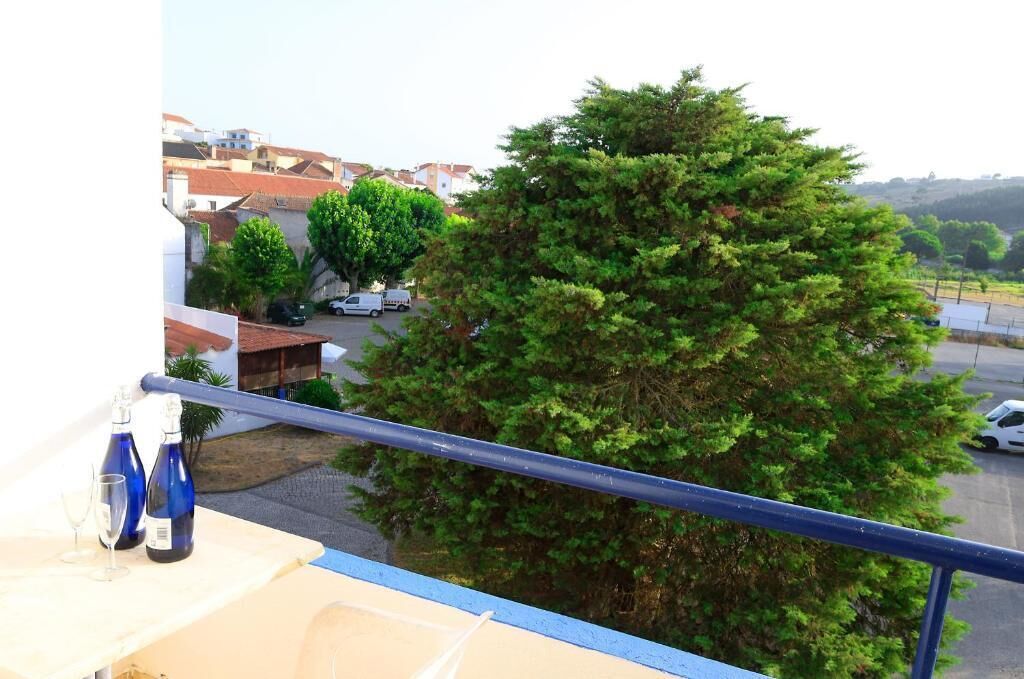 Chambre Double Deluxe, balcon, vue jardin | Enceinte de l’hébergement