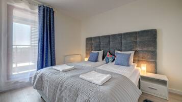 Superior Apartment, 1 King Bed with Sofa bed, Balcony, River View