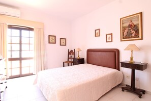 Iron/ironing board, WiFi, bed sheets - Vrbo Property (Altura)
