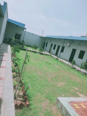 Property grounds - Royal Guest House  (Suratgarh)