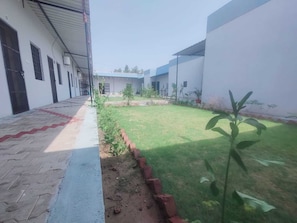 Property grounds - Royal Guest House  (Suratgarh)