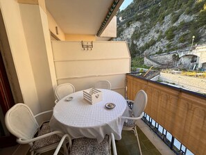 Outdoor dining - Chicca House (Maiori)