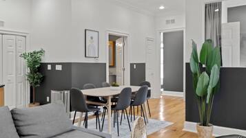 Apartment, 4 Bedrooms | Dining room