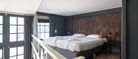 WiFi, bed sheets