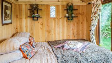 1 Schlafzimmer, individuell dekoriert, individuell eingerichtet