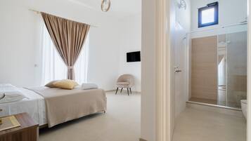Tabla de planchar con plancha, wifi, ropa de cama