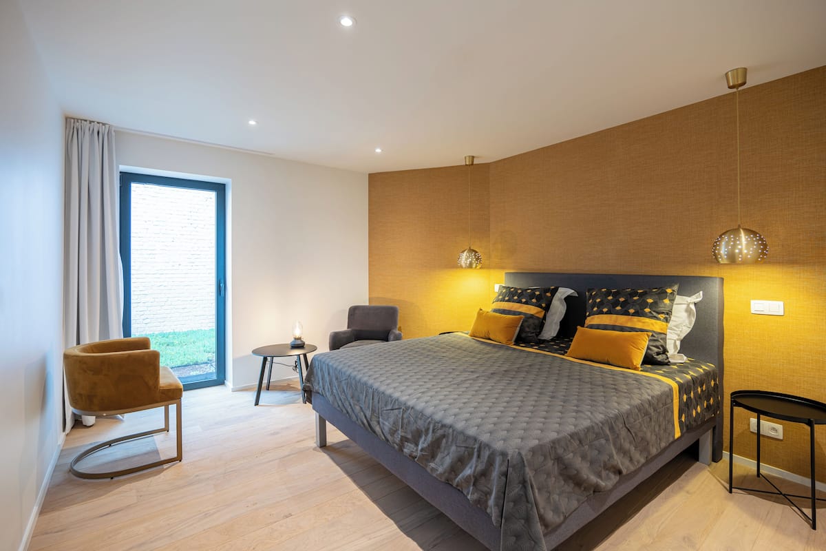 Comfort Double Room, 1 Queen Bed, Non Smoking, Courtyard View | Blackout curtains, iron/ironing board, free WiFi
