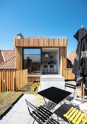 Comfort Apartment, Multiple Beds, Air conditioning, City View | Outdoor dining - Les Camuches de la Banque (Tournai)