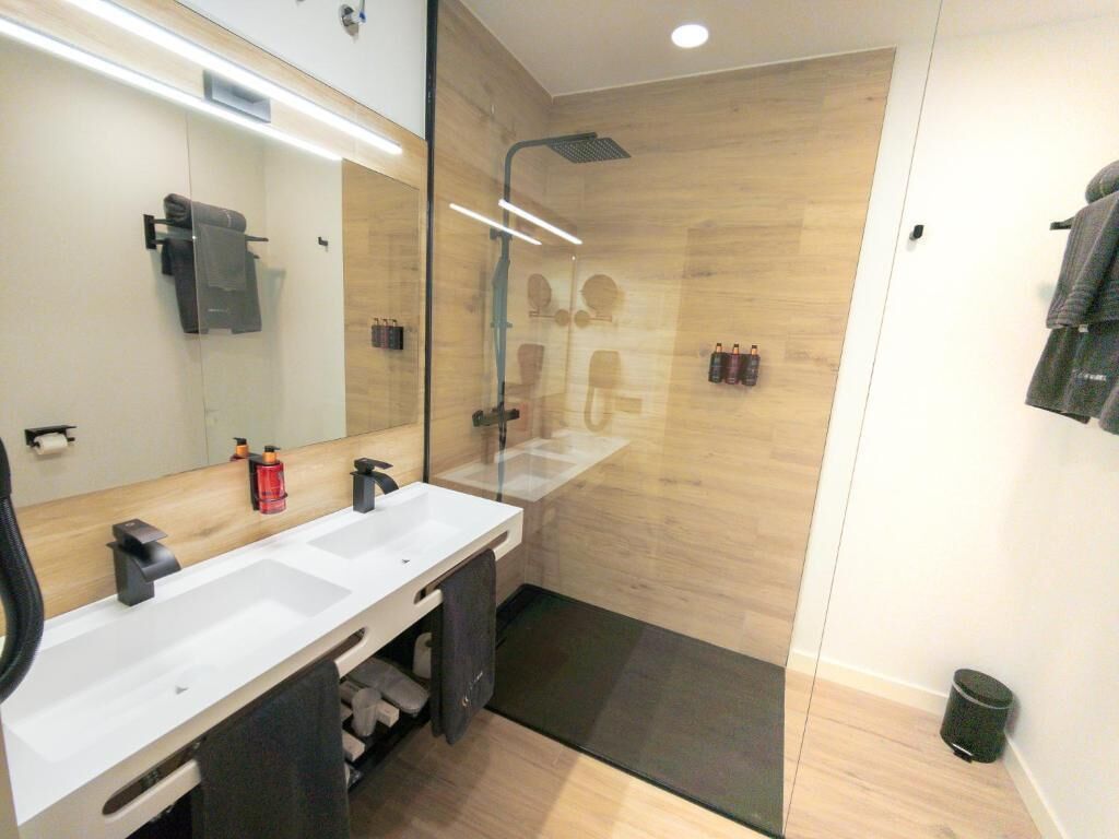 Comfort Twin Room, Mountain View | Bathroom