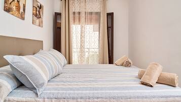 Iron/ironing board, WiFi, bed sheets