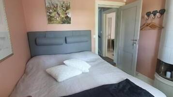 Double Room, Patio, Garden View | Free WiFi