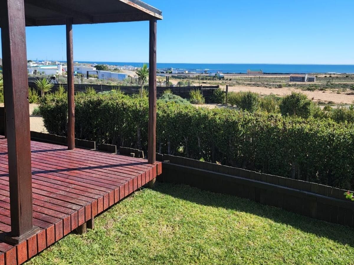 Maison, patio, vue mer | Enceinte de l’hébergement