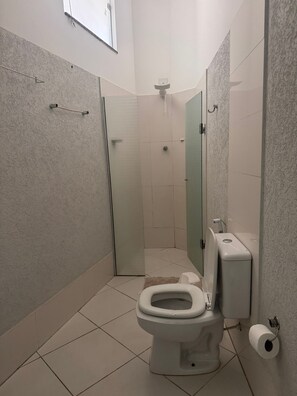 Suite – superior, lanai, utsikt mot innsjø | Bad