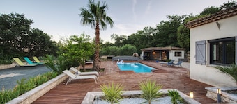 Piscine & couchers de soleil en Provence