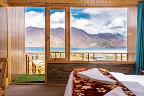 Cottage Deluxe, ban công, quang cảnh hồ