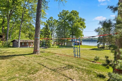Sullivans Landing | 5BR | Waterfront on South Arm of Lake Charlevoix