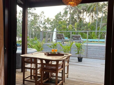 Outdoor dining. Romantic bungalow, AC - 3 guests