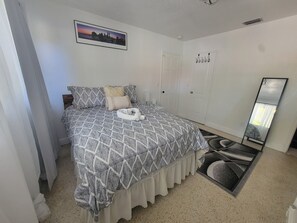 Room - Amazing 1-bedroom Suite with AC in vibrant Miami (Miami)