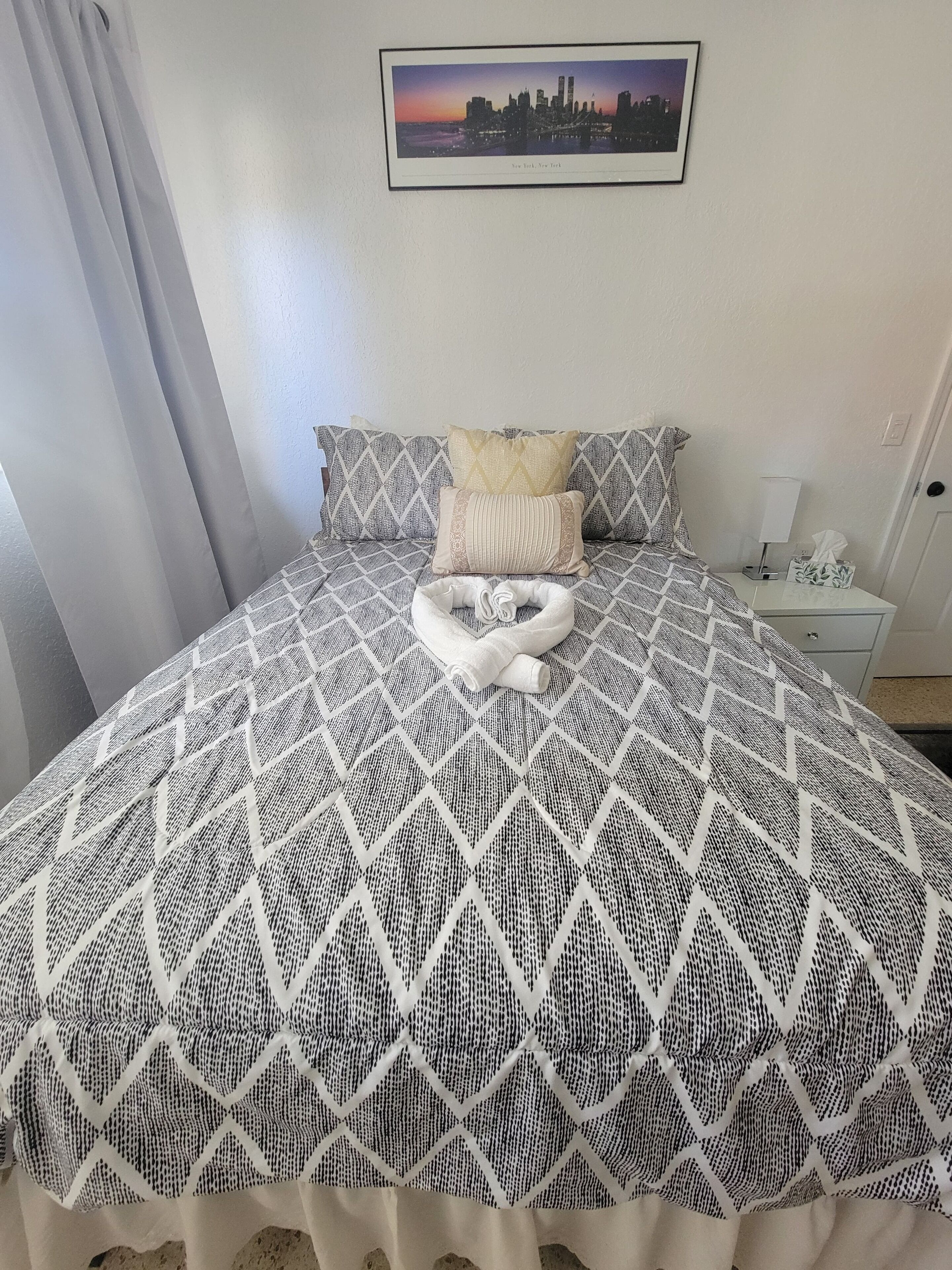 1 habitación, tabla de planchar con plancha, wifi y ropa de cama 