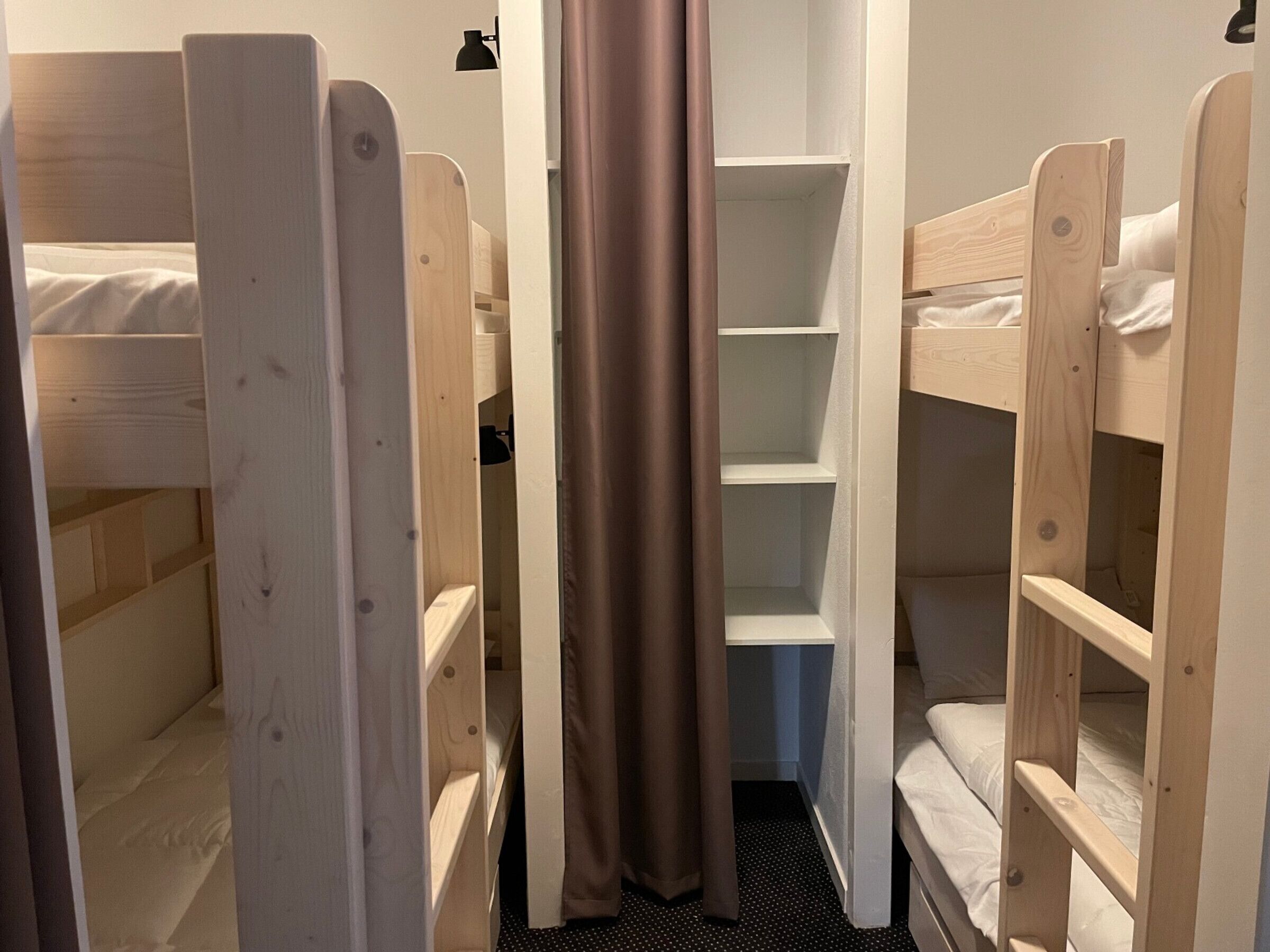 Wi-Fi de cortesia, roupa de cama