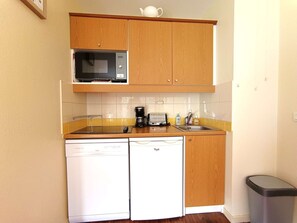 Private kitchen - Apartment with balcony - 4 guests (Saint-Lary-Soulan)