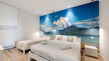 Tabla de planchar con plancha, wifi, ropa de cama
