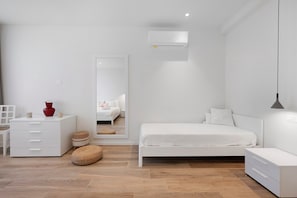 2 bedrooms, iron/ironing board, WiFi, bed sheets - Apartment 'Matilde' with Lake View, Wi-Fi and Air Conditioning (Garda)