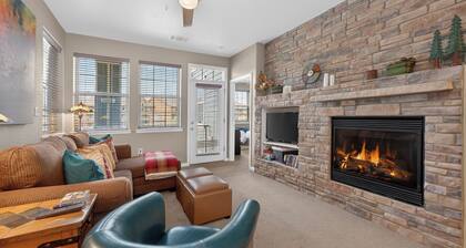 Pet friendly, private patio, lovely 2 bedroom
