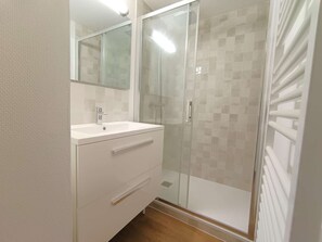 Bathroom - T3 Apartment, parking - 6 guests (Saint-Lary-Soulan)