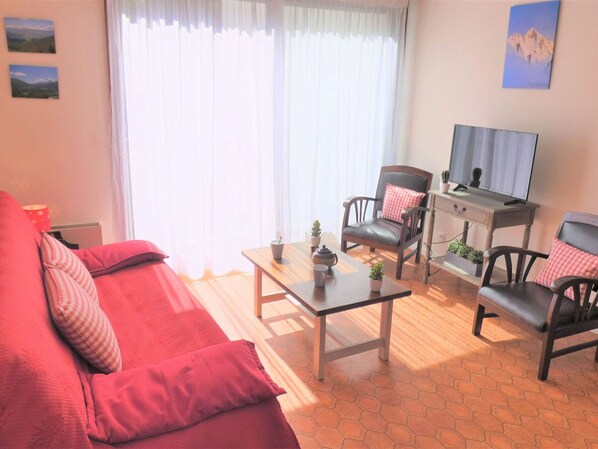 Living area - Apartment with parking - 6 guests (Vignec)