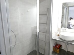 Bathroom - Apartment with parking - 6 guests (Vignec)
