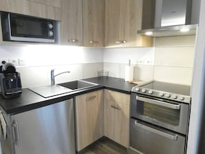 Micro-ondas, fogão, cooktop, lava-louças