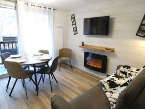 Living area - Apartment with parking - 6 guests (Vignec)