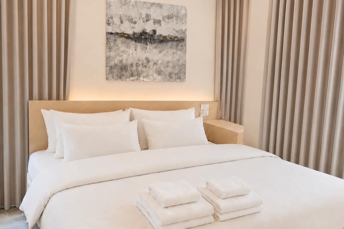Habitación Deluxe | Ropa de cama de alta calidad, edredón y camas con efecto memoria