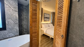 Camera Deluxe | Biancheria da letto di alta qualità, copriletto in piuma