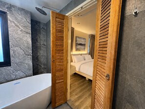 Habitación Deluxe | Ropa de cama de alta calidad, edredón y camas con efecto memoria 