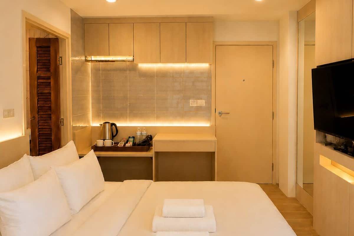 Quarto solteiro standard | Roupas de cama premium, edredons de pluma
