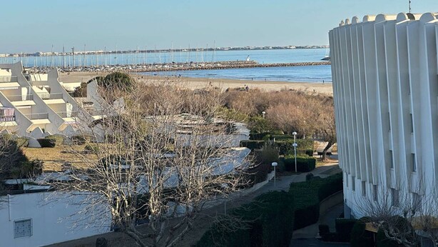 Beach - Beautiful 2-bedroom with terrace near beach and shops, parking included (La Grande-Motte)