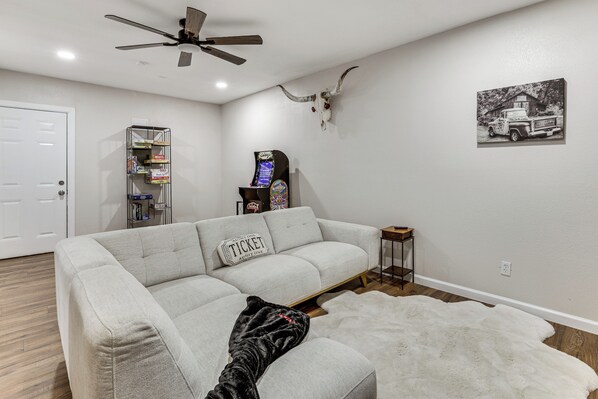 House (3 Bedrooms) | Front of property - Private Yard w/ Grill & Fire Pit! Mansfield Escape (Mansfield)