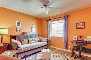 Apartment (2 Bedrooms) | Interior - Steps to Fashion Square! Condo w/ Patio & Pool (Scottsdale)