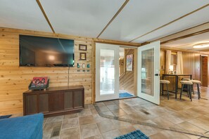 Interior - Lakefront Palo Pinto Retreat, Perfect Fishing Spot (Palo Pinto)