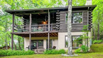 Rumah (3 Bedrooms) | Bagian depan properti