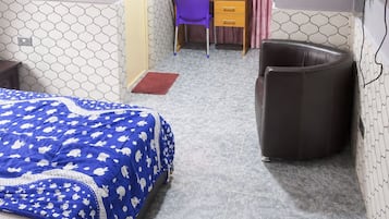 Habitación doble Deluxe, vista a la ciudad | Escritorio, espacio para trabajar con laptop y wifi gratis