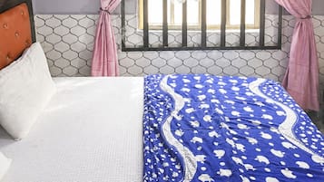 Habitación doble Deluxe, vista a la ciudad | Escritorio, espacio para trabajar con laptop y wifi gratis
