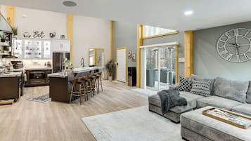 House (2 Bedrooms) | Interior