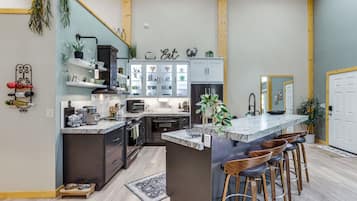 House (2 Bedrooms) | Interior